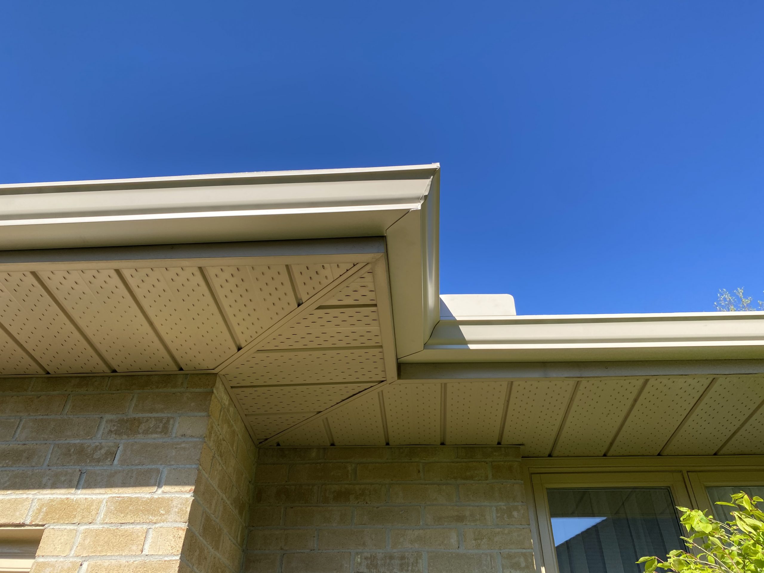 Eavestrough, Soffit, Fascia & Siding Installation London, Ontario ...